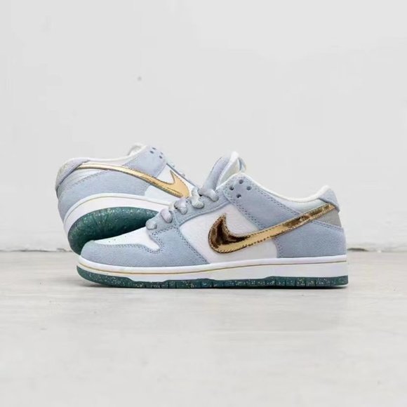 Athletic_Shoes